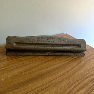 VINTAGE MUTUAL ADJUSTMENT PUNCH NO. 20 PAPER HOLE PUNCHER - MADE IN USA